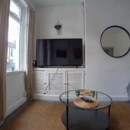 קארדיף Large Family Home Central Location 3 Double Bedrooms And 1 Single Bedroom מראה חיצוני תמונה