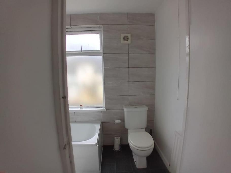 קארדיף Large Family Home Central Location 3 Double Bedrooms And 1 Single Bedroom מראה חיצוני תמונה