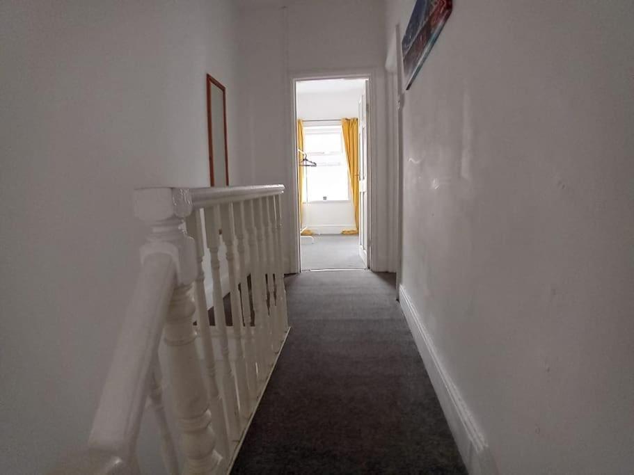 קארדיף Large Family Home Central Location 3 Double Bedrooms And 1 Single Bedroom מראה חיצוני תמונה