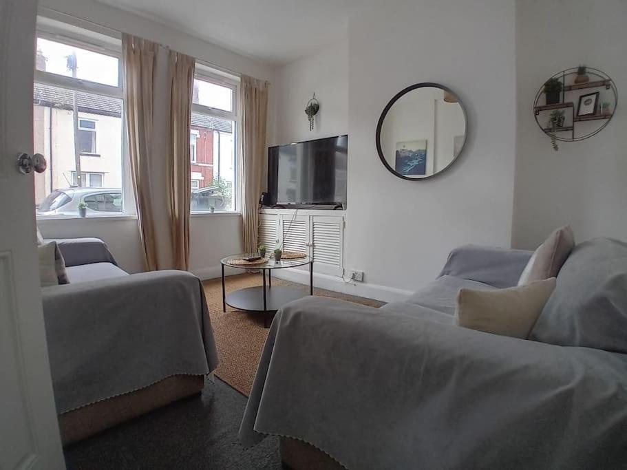 קארדיף Large Family Home Central Location 3 Double Bedrooms And 1 Single Bedroom מראה חיצוני תמונה